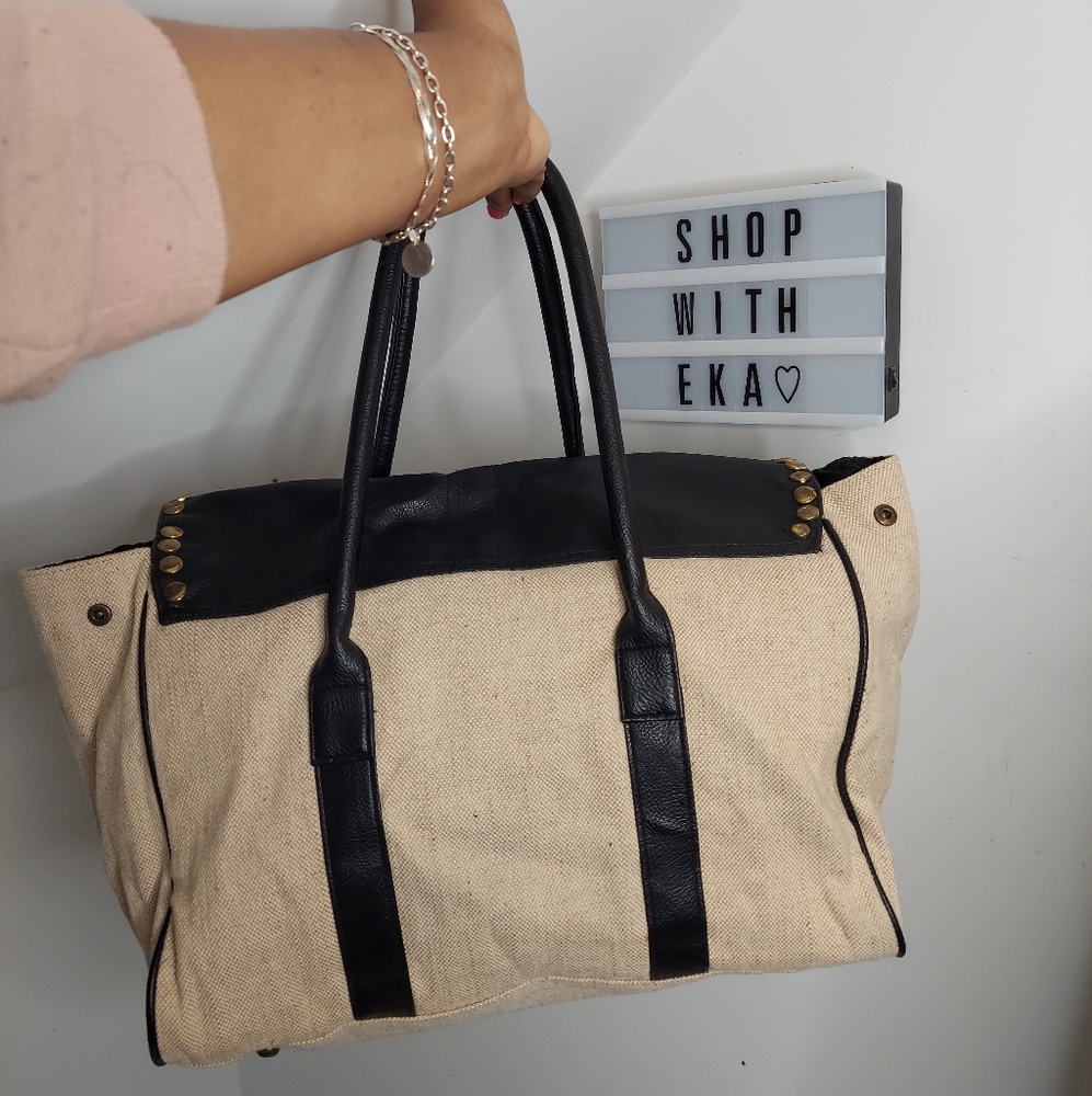Used cream and black handbag with gold detailing - Picture 6 of 8